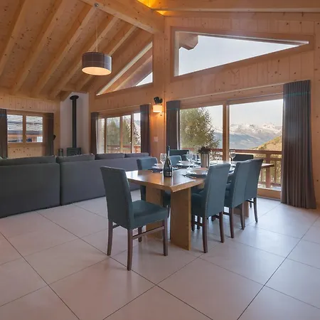 Chalet Joli לה צומאז